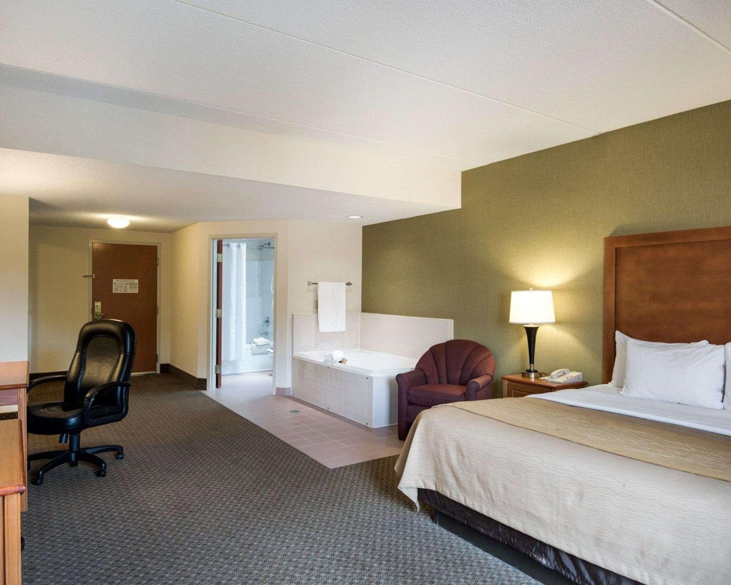Comfort Inn & Suites - Lavale - Cumberland La Vale Bagian luar foto